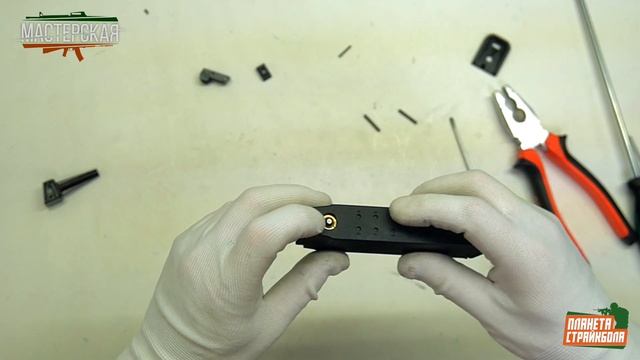 Внутреннее устройство магазина на грингазе Glock 17 (Glock 18) смотреть онлайн