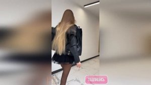 Длинные стройные ножки успех этой красотки