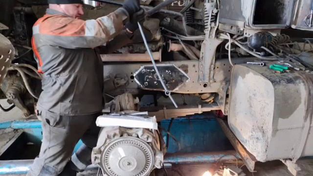 Сварка рамы грузовой машины Маз смотреть онлайн