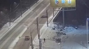 В Кирове автомобиль упал с моста