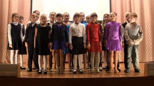 Хор 2-3 классов. "Как мы дружно, весело живем"