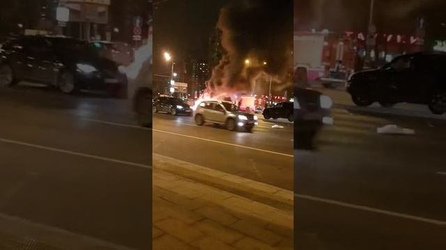 Электромобиль горит !!!