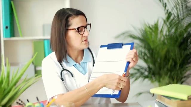 Доктор не может определить причину зуда женщины, пока не становится слишком поздно... смотреть онлайн