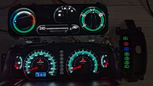 Mitsubishi Pajero (Montero) Sport 1. Пересвет всего салона.