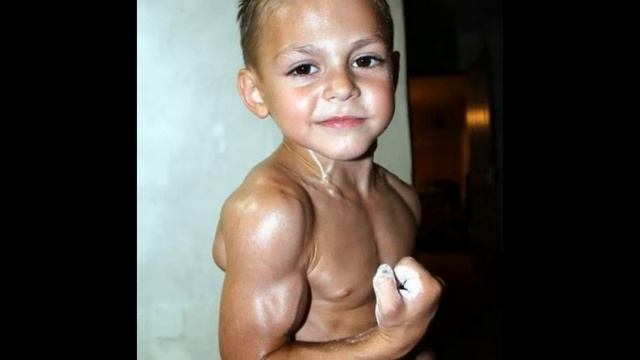 самый сильный мальчик в мире!7лет*****