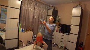 Как правильно поднимать ребенка