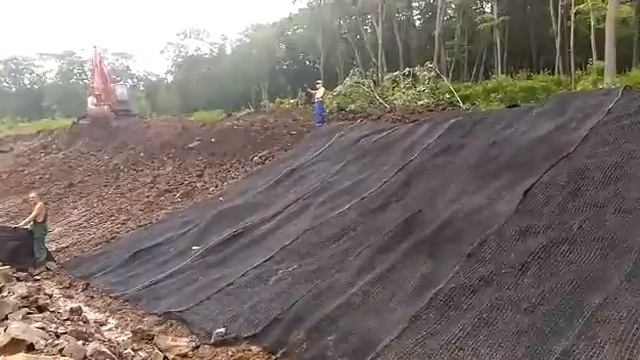 постелили геоматы