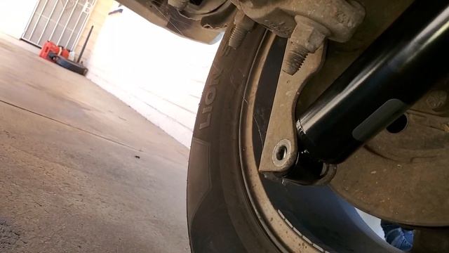 Ford F150 2006 5.4 como cambiar amortiguadores de atrás смотреть онлайн