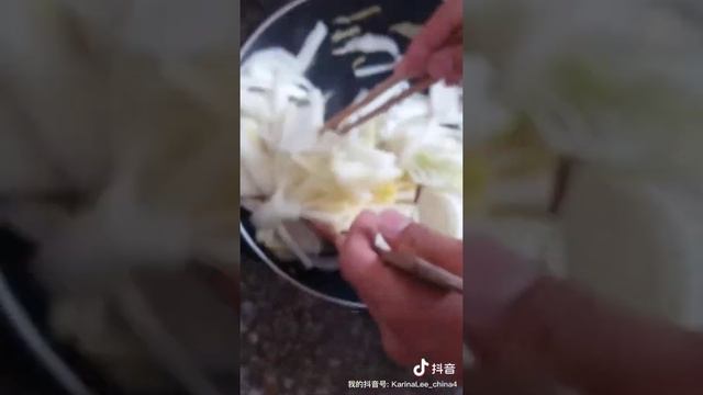 Китайские колбаски с пекинкой. Chinese sausage and cabbage. Китайская кухня. Chinese cuisine. смотреть онлайн