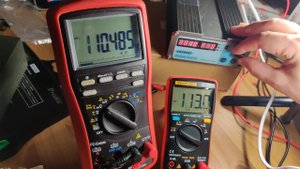 Мультиметр Richmeters RM111 0-30VDC vs Brymen BM 869s
