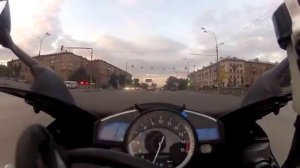 Обезбашенная езда по городу на мотоцикле со скоростью 300km/h!!!