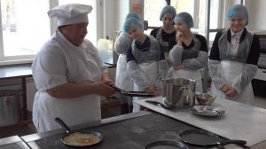 Как приготовить блины в школьной столовой. Мастер-класс.