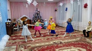 Танец "Буратино" группа "Звёздочки"