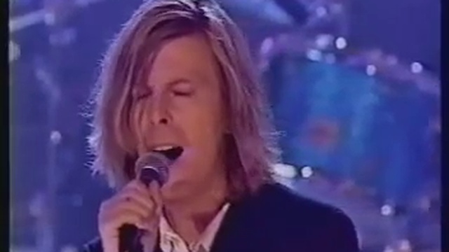 David Bowie - This Is Not America (Live) смотреть онлайн
