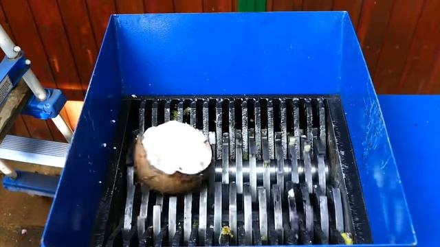 мини шредер. жрущая машина!!!шредер против кокоса!!!