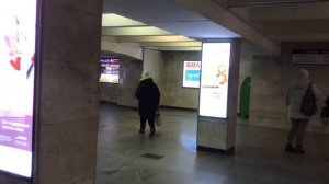 Выход в город со станции метро площадь Ленина