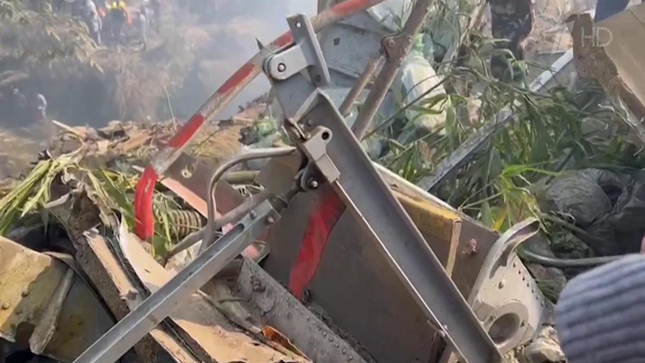 Спасательная операция на месте крушения пассажирского самолета в Непале завершена, выживших нет