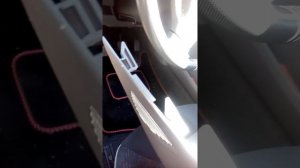 Peugeot 107, Citroen C1, Toyota Aygo - centre console removal