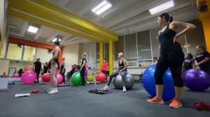 Силовая с использованием гантелей и Фитбола/ФК НОРМА