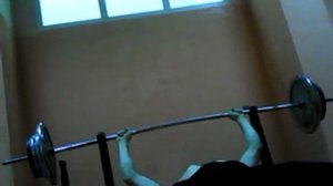 Жим лёжа 2016 год. Сам 66 кг штанга 100 кг на 2 раза.