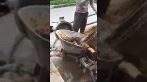 Приготовление раствора для полусухой стяжки пола