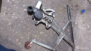 Стеклоподьемник водителя. Автоподъем стекла на функарго