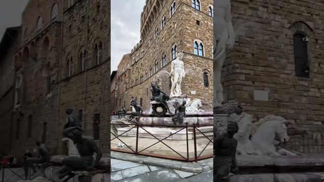 #shorts Фонтан Нептуна на площади Синьории во Флоренции, возле палаццо Веккьо / FONTANA DEL NETTUNO