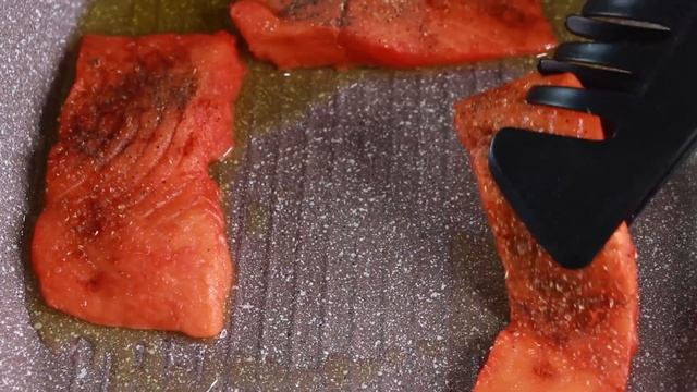 ЛОСОСЬ ЗА 10 МИНУТ! Рыба в медово - чесночном соусе! смотреть онлайн