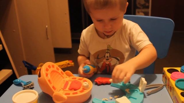 Набор пластилина "Мистер зубастик" (новая версия)Play-Doh смотреть онлайн