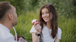 Когда она начинает думать о тебе романтически (признаки того, что ты нравишься ей больше чем друзья