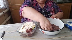 ПЕЧЕНЬ КУРИНАЯ  ПРИГОТОВЛЕНО В ДУХОВКЕ С ЯБЛОКОМ И ЛУКОМ.