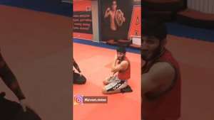 Два лучших варианта выхода из удушающего "АНАКОНДА"