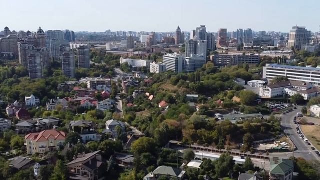 Киев с высоты птичьего полета. Родина мать, Флаг, Лавра. смотреть онлайн