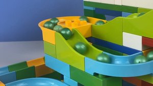 Три горки для шариков - шарики катятся