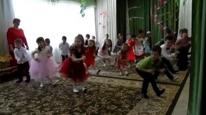 Танец "Мы шумные, но классные" группа №2