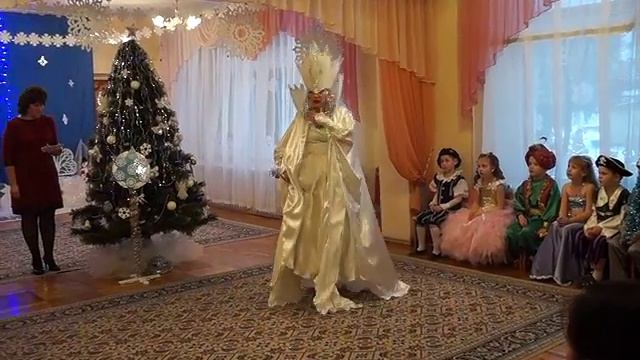 Новый год, СНЕЖНАЯ КОРОЛЕВА  озвучка Парахневич И П  сл С Русских