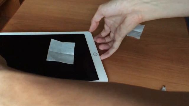 Как клеить защитное стекло