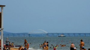 Керчь Аршинцевская коса оборудованные пляжи восточного Крыма. Песчаный пляж, мелко мутно, золотой 🍎