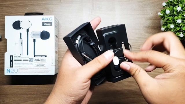 AKG N20 Reference Class In-Ear Headphones - Unboxing ! (Indonesia) смотреть онлайн