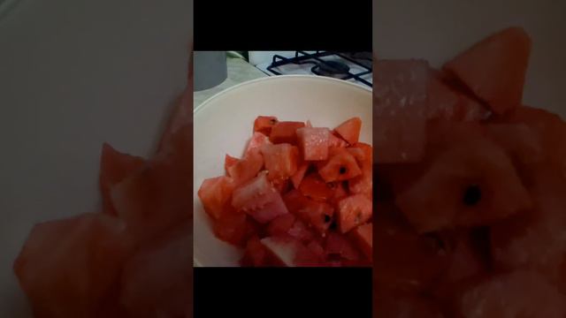 Что делать, если купил несладкий арбуз? Арбуз с сахаром.mp4