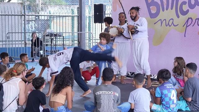 Videocase | Brincando na Praça (Pro-Mac) | Grajaú e Brasilândia, SP смотреть онлайн