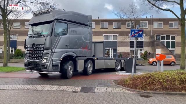 Mercedes AROCS ritje van Veldhuizen naar Rogam met een bijzondere tussenstop in Alphen a.d Rijn. смотреть онлайн