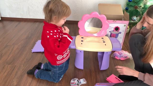 Покупка и распаковка подарка от бабушки на день рождения Элизы ? ? Выбираем и собираем подарок