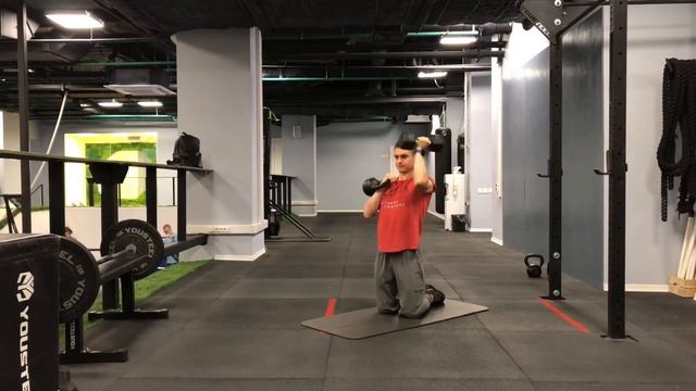 Жим пронированный одной гантели на коленях с гирей на груди смотреть онлайн