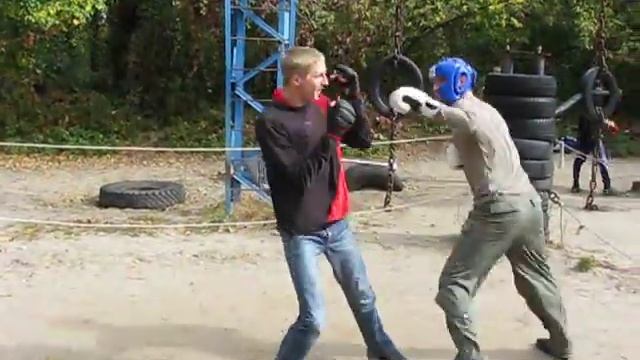 Встреча в Гидропарке: Боксёр vs. неизвестный смотреть онлайн