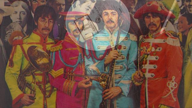 SGT. Pepper's Lonely Hearts Club Band - The Beatles 1967 Vinyl Disk