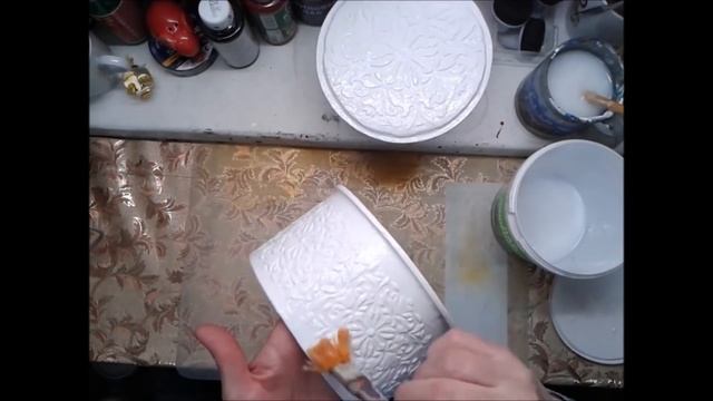 Шкатулка из бабины. Декор шпатлевкой.
