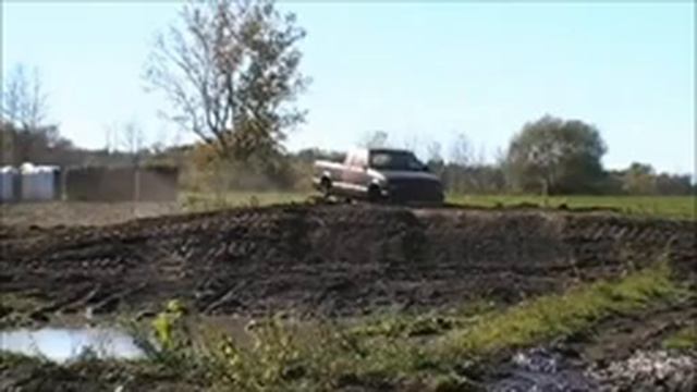 Barnyard Boggers Monster Ford Ranger VS Monster Chevy Mud Truck Mike Bartgis смотреть онлайн