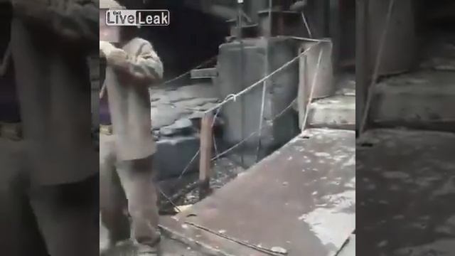 Шок все смотреть всем!ЭТО ХОТЬ ПРАВДА ТО ЧТО ОН ДЕЛАЕТ!?? смотреть онлайн