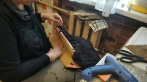 DIY переделка меховая сумка тренд 2021 делаем из старой сумки и меха